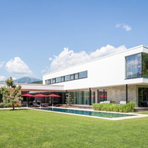 Garten – Design Ferienhaus Bauhausvilla Kärnten, Spittal/Millstätter See