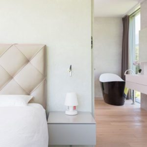 Badezimmer – Design Ferienhaus Bauhausvilla Kärnten, Spittal/Millstätter See