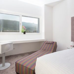 Schlafzimmer – Design Ferienhaus Bauhausvilla Kärnten, Spittal/Millstätter See