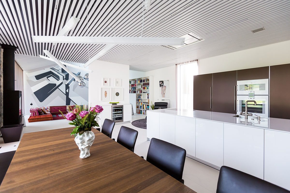 Wohnzimmer & Küche - Design Ferienhaus Bauhausvilla Kärnten, Spittal/Millstätter See