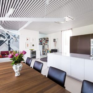 Wohnzimmer & Küche – Design Ferienhaus Bauhausvilla Kärnten, Spittal/Millstätter See