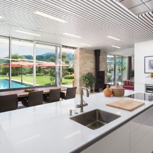 Wohn-Essbereich – Design Ferienhaus Bauhausvilla Kärnten, Spittal/Millstätter See